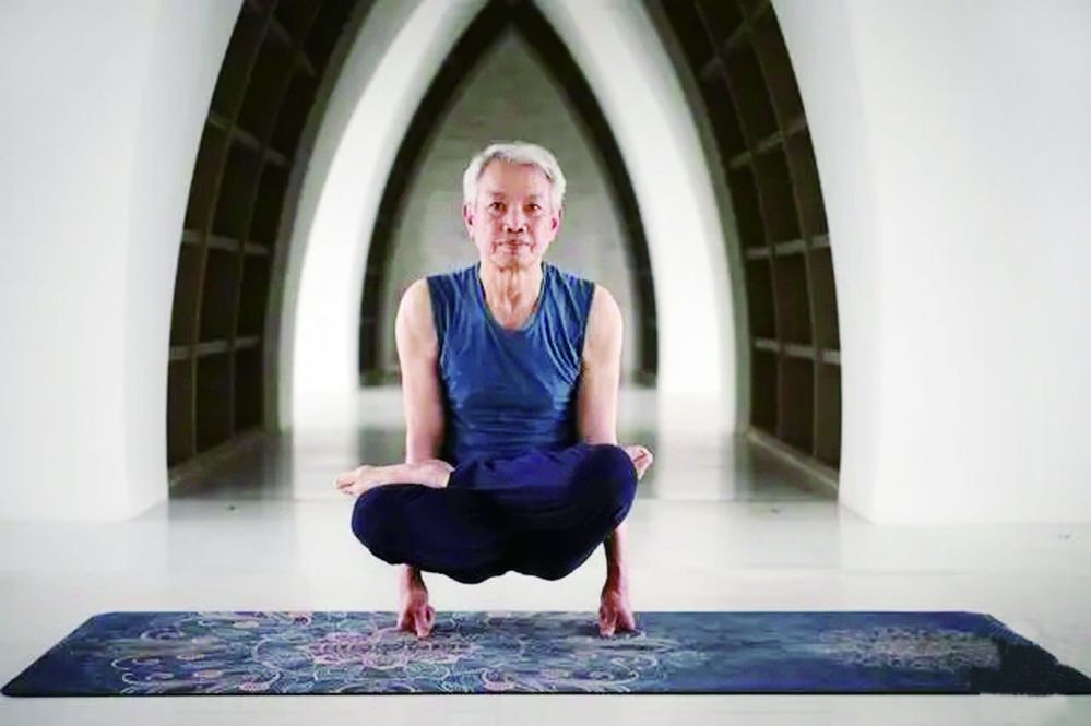 七旬老翁练瑜伽22年 凭高难度动作多次上电视